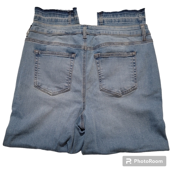 D/c Penningtons light wash released hem jeans - Picture 5 of 7